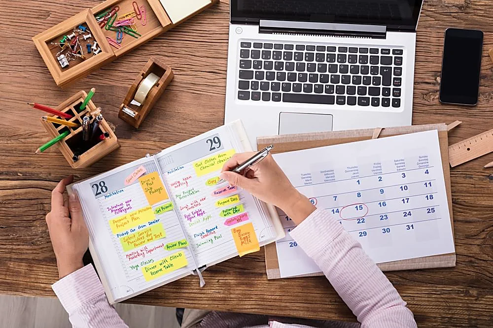 Agenda, calendario e materiali per organizzare e pianificare lo studio